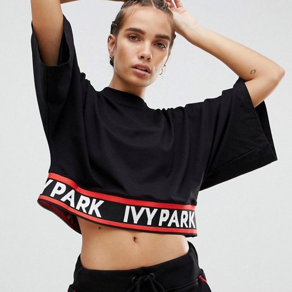 IVY PARK BLACK, RED & WHITE CROP TOP